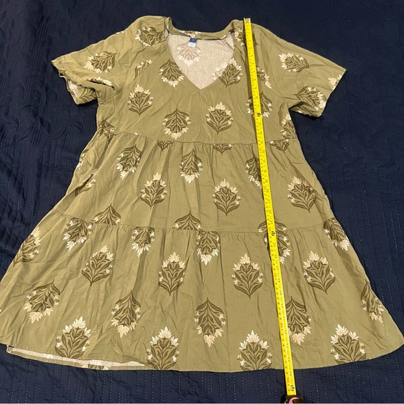 Old Navy Green Floral Print Tiered Dress Women’s Large V-Neck Short Sleeve - Picture 3 of 9